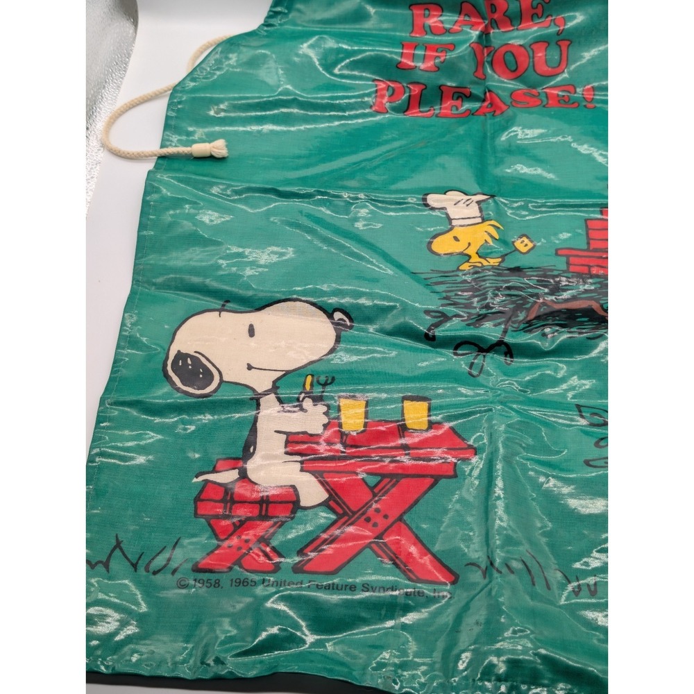 VTG 1965 Snoopy Peanuts Apron Woodstock Medium Rare If You Please PVC Green - Picture 2 of 7